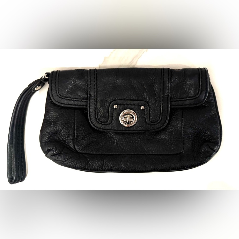 Marc by Marc Jacobs Turnlock Clutch wristlet purse black leather party street